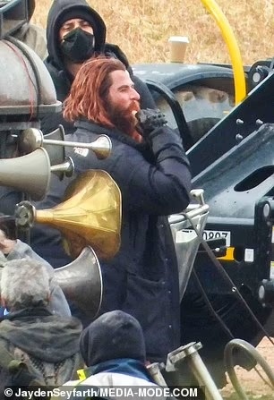 Chris Hemsworth dong tien truyen Mad Max anh 2