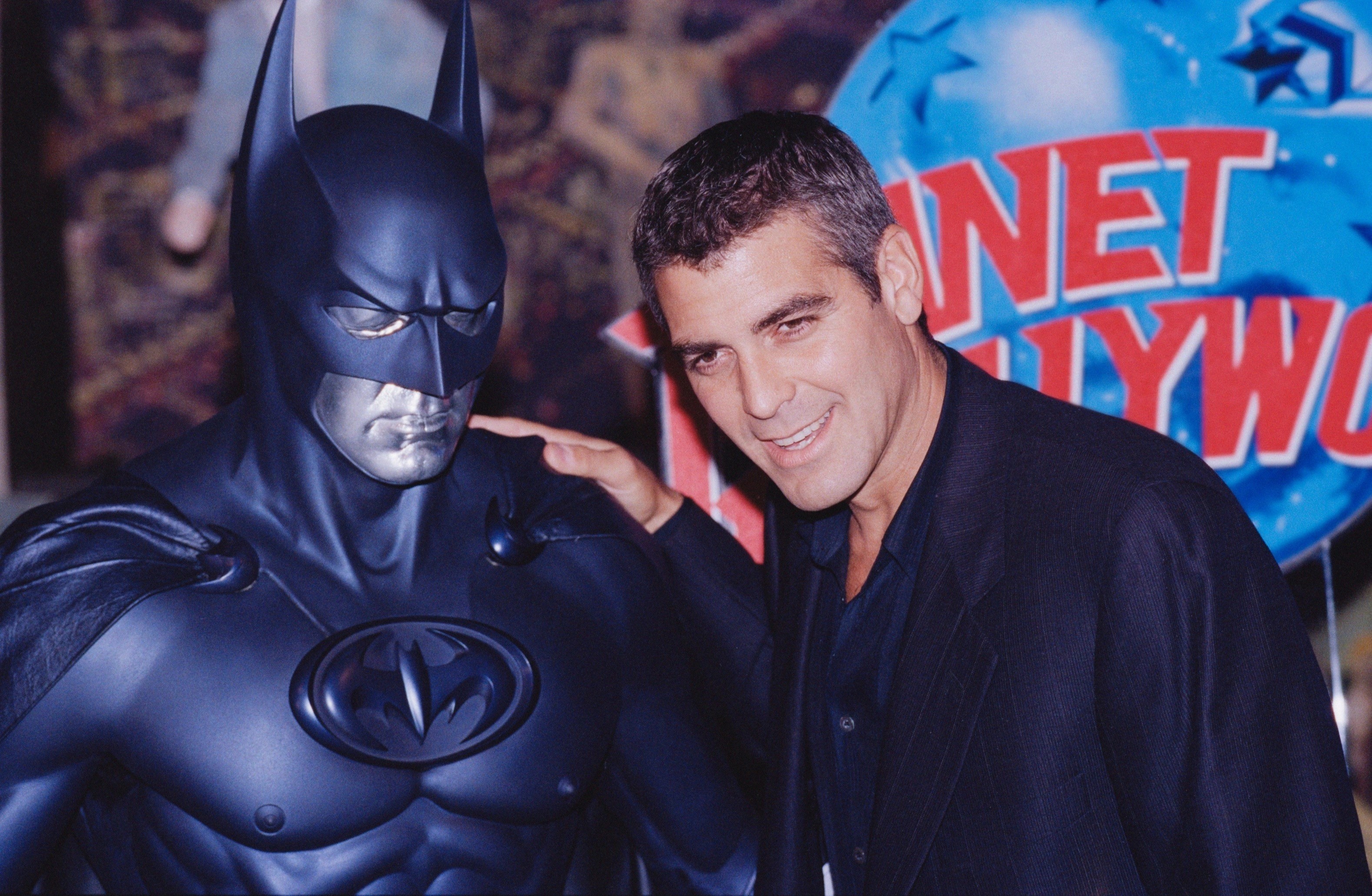 Dau gia trang phuc Nguoi Doi tham hoa hinh anh