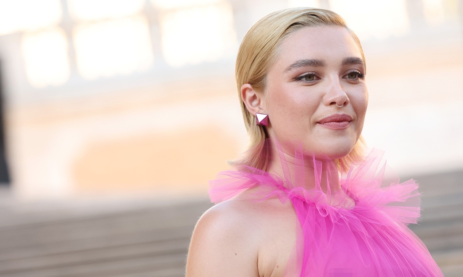 Dien vien Black Widow lang xe mot khong noi y anh 3