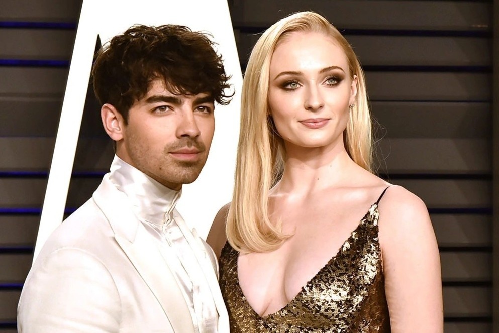 Vo chong Joe Jonas don con thu hai hinh anh