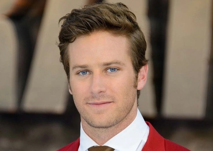 Tai tu 'co guong mat dien trai den kho tin' lam nhan vien phuc vu hinh anh