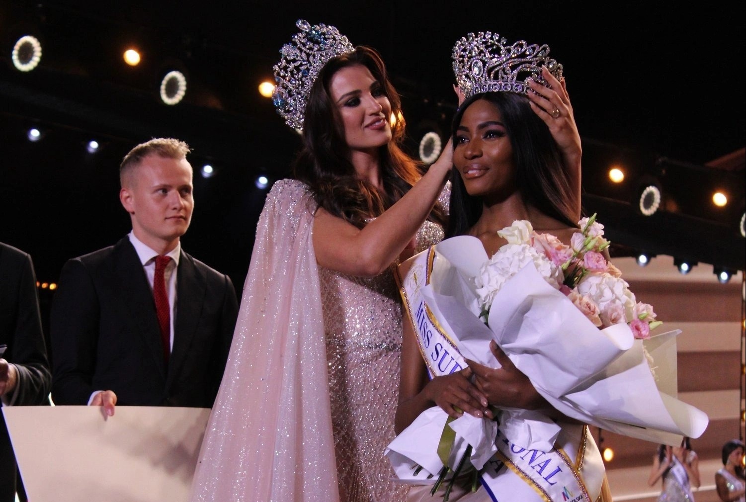 hoa hau hoan vu anh 1