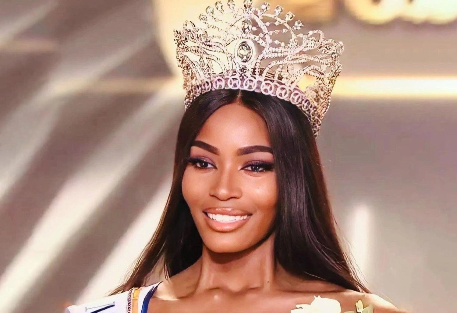 Ngoai hinh Hoa hau Sieu quoc gia 2022 hinh anh