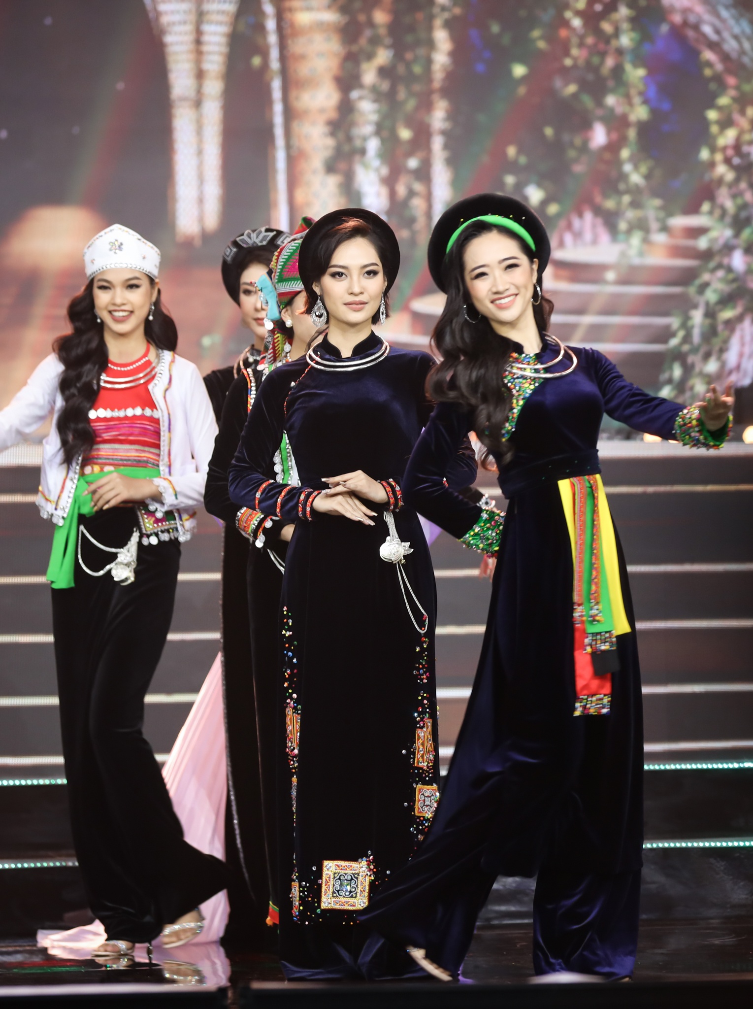 hoa hau cac dan toc anh 4