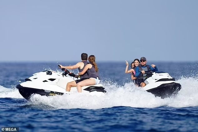 tình bạn của Leonardo DiCaprio và Tobey Maguire ảnh 2 tinh ban cua Leonardo DiCaprio va Tobey Maguire anh 2