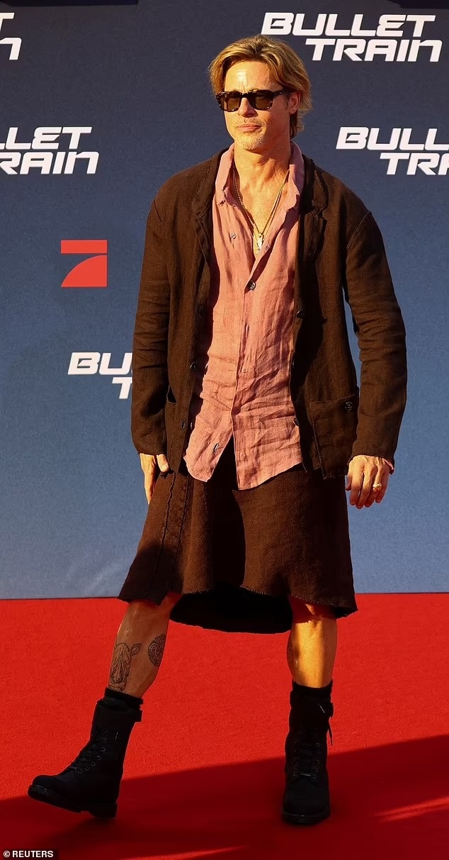 Brad Pitt mac vay anh 2