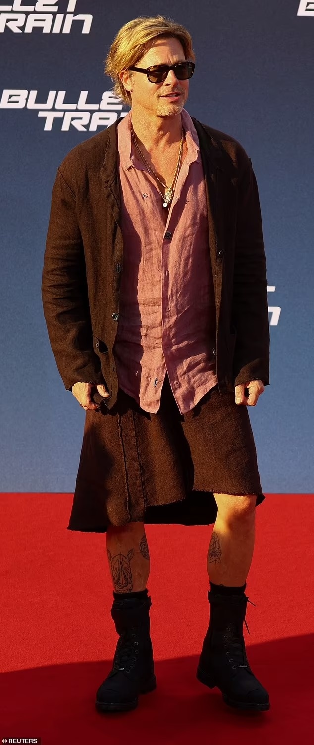 Brad Pitt mac vay anh 3