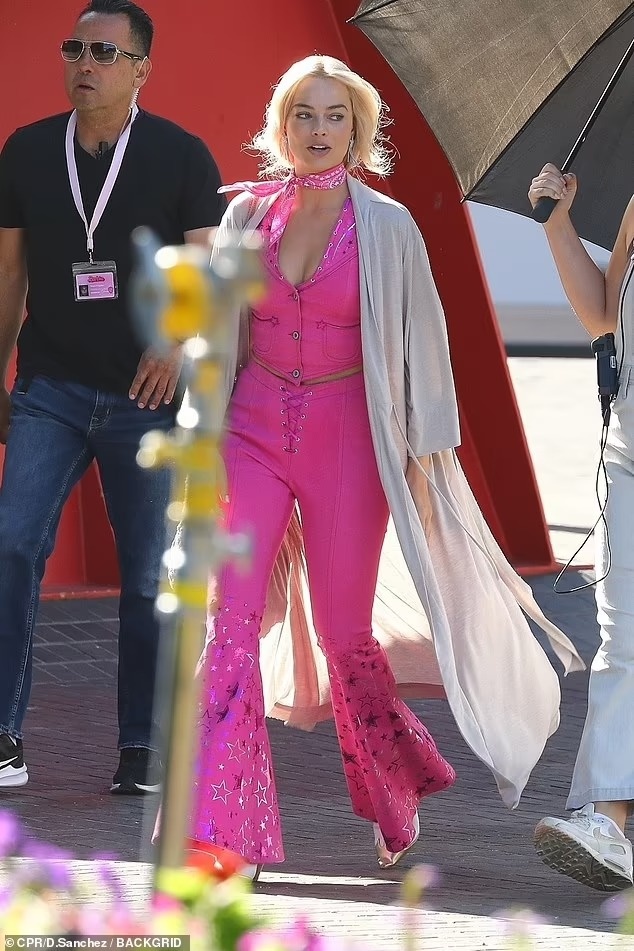 Margot Robbie búp bê Barbie ảnh 1 Margot Robbie bup be Barbie anh 1