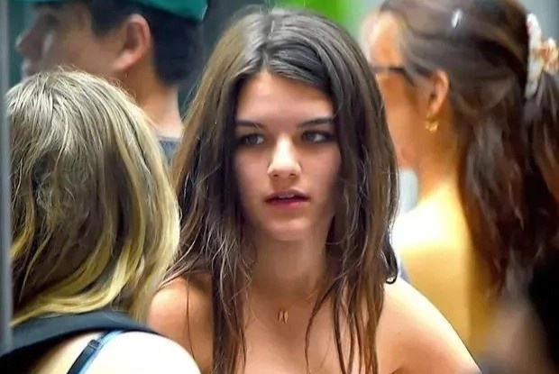 Ai nu 16 tuoi nha Tom Cruise hat trong phim cua me hinh anh