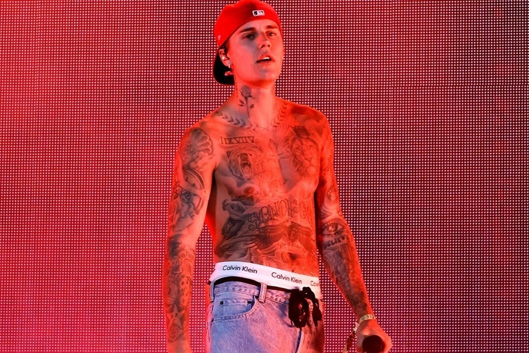 Justin Bieber bieu dien tro lai sau benh liet co mat hinh anh