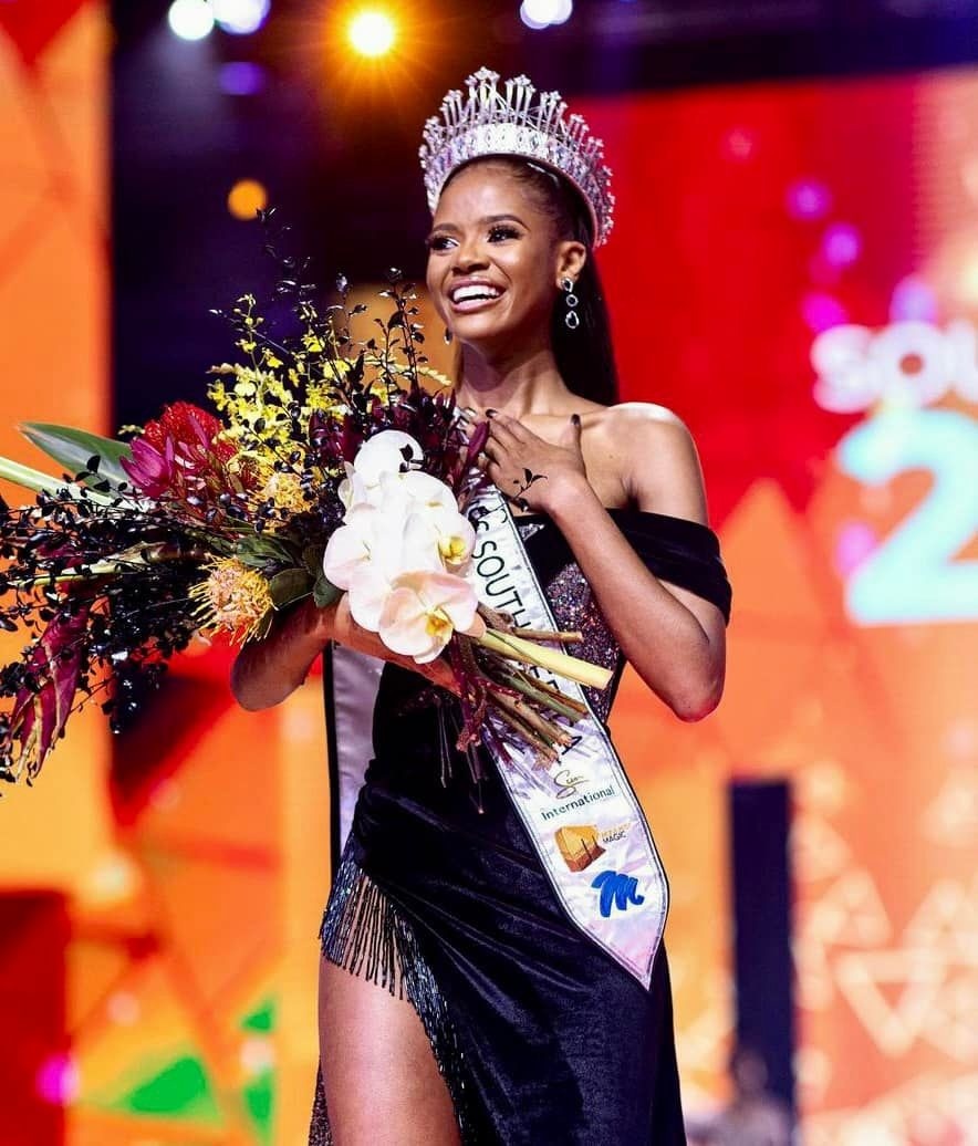 Hoa hau Nam Phi du thi ba dau truong sac dep anh 1