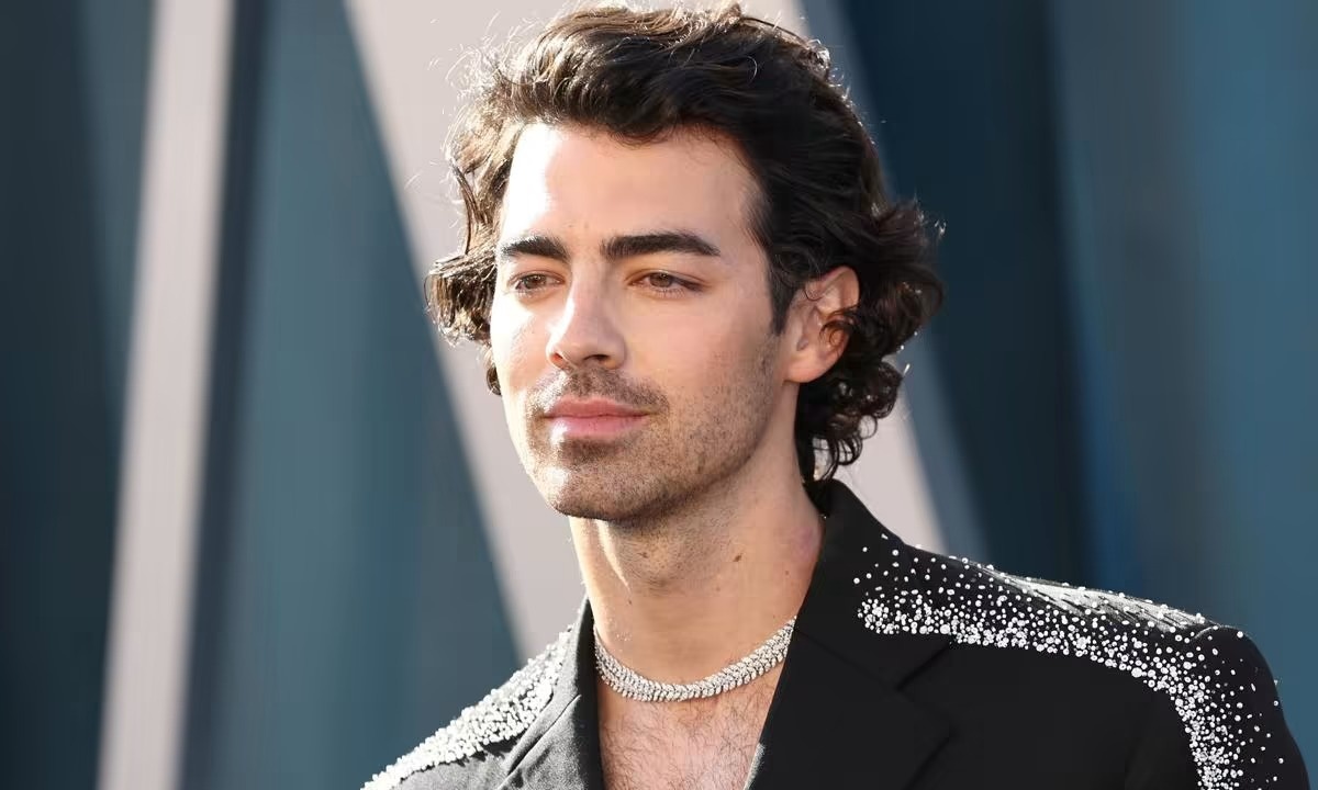 Joe Jonas lam dep anh 1