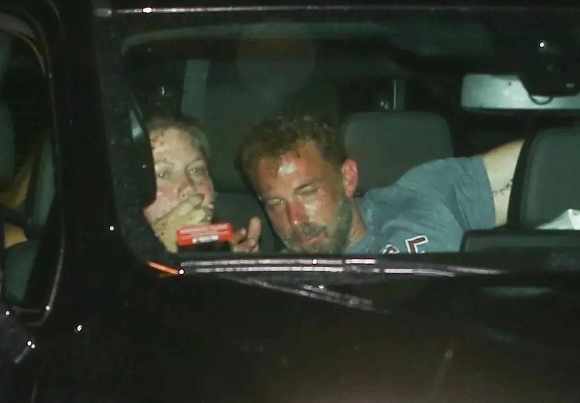 Ben Affleck kiet suc sau cuoi hinh anh