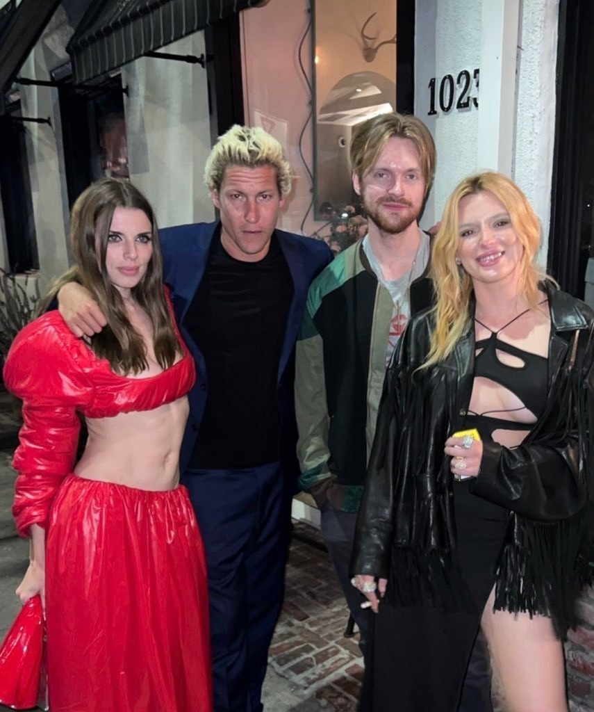 Julia Fox mac phan cam anh 9