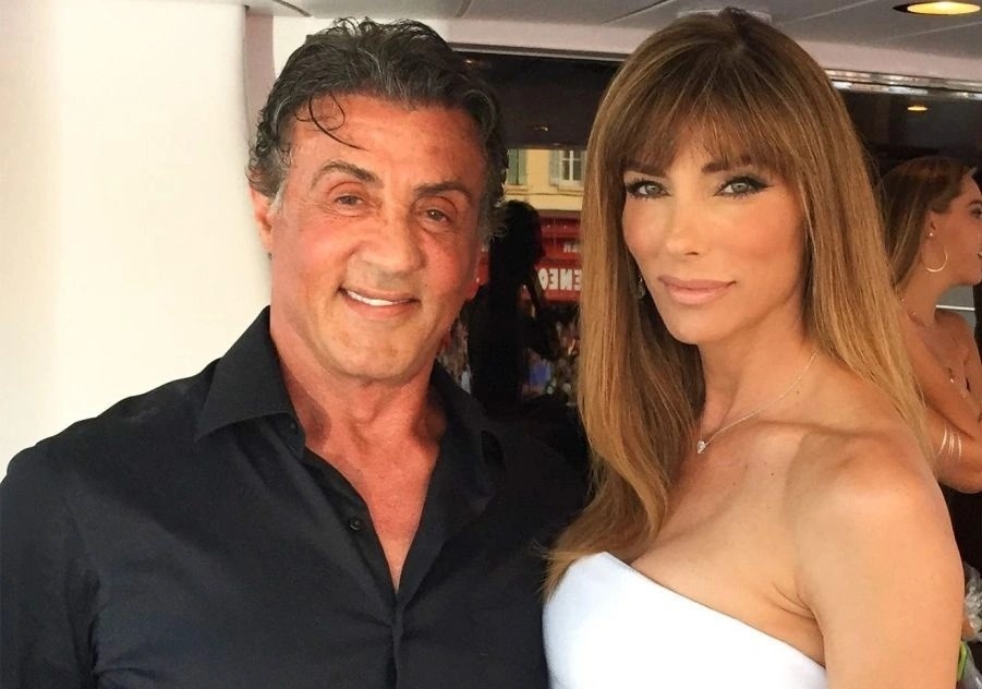 Vai thang truoc ly hon, vo chong tai tu 'Rambo' het loi khen nhau hinh anh