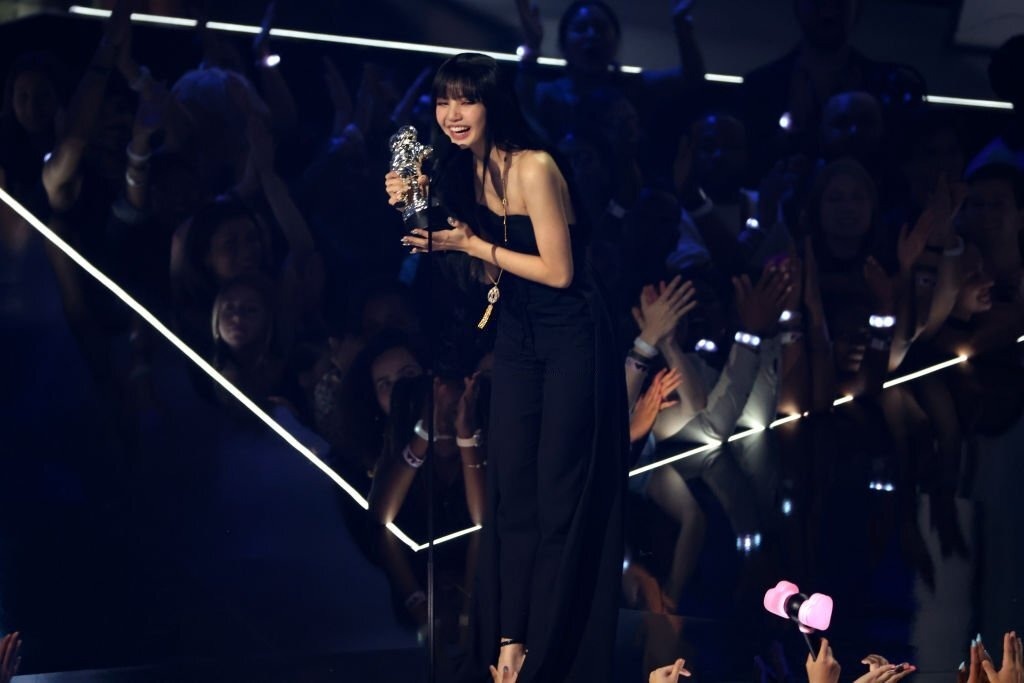 Lisa MTV VMAs 2022 anh 3