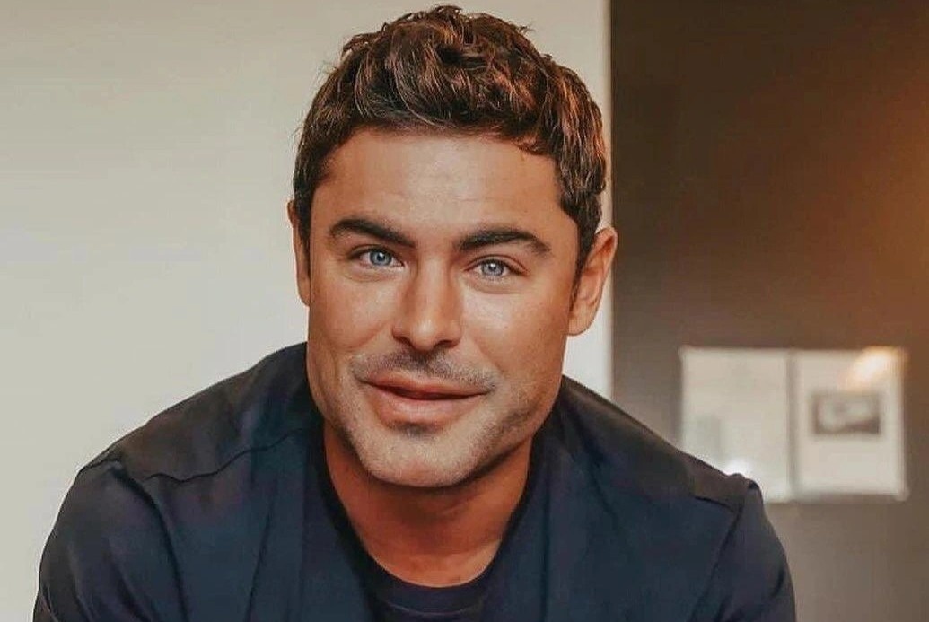 Guong mat Zac Efron bien dang vi bi vo quai ham hinh anh