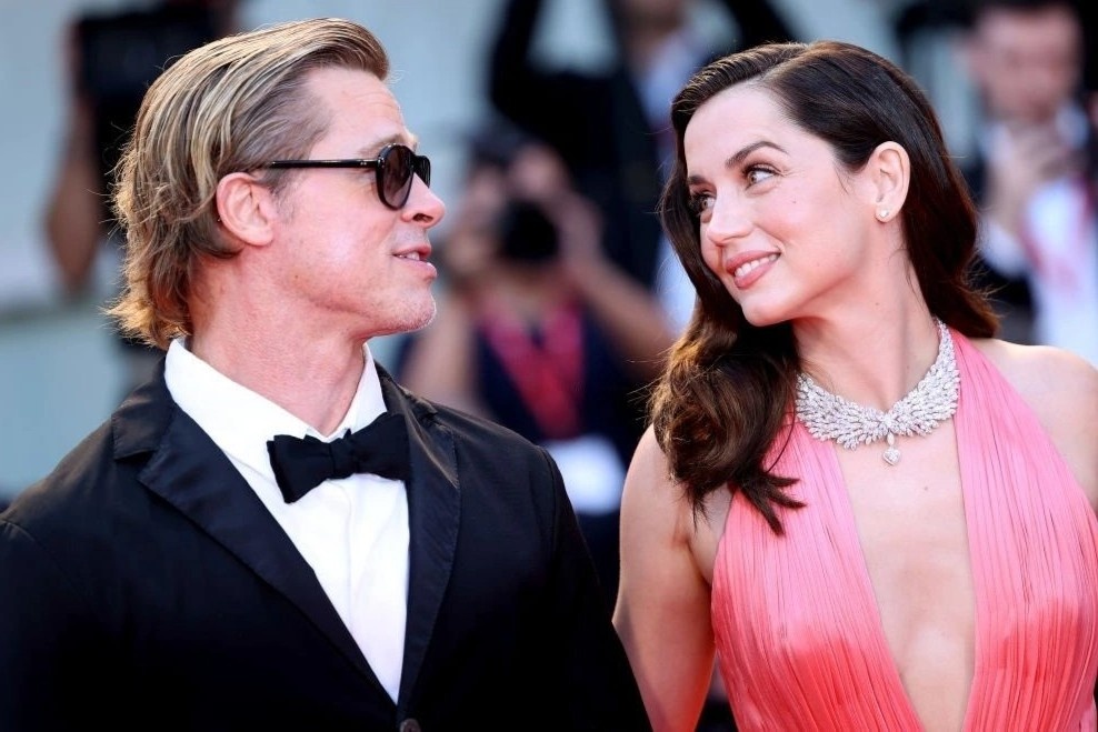 Brad Pitt xuat hien giua lum xum voi Angelina Jolie hinh anh