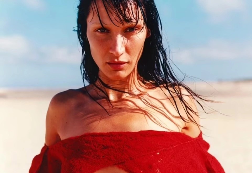 Bella Hadid khoc moi dem hinh anh