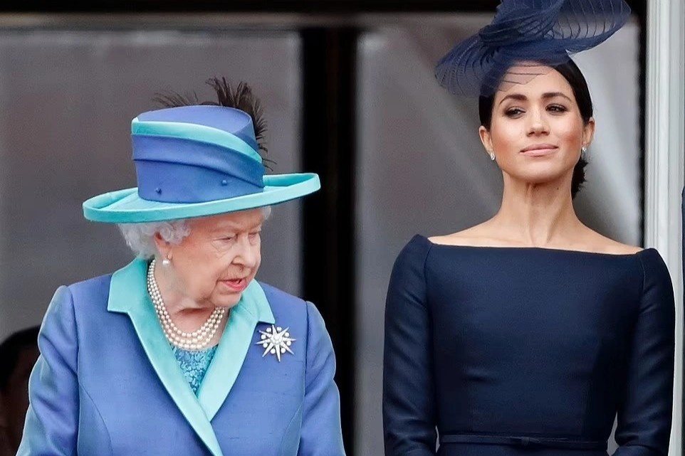 Vua Charles III yeu cau Harry khong dua Meghan Markle den gap nu hoang hinh anh