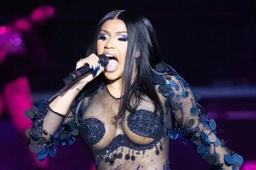 Cardi B nhan toi danh nguoi hinh anh