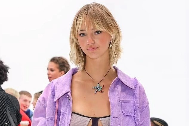 Nguoi mau Mia Regan sau chia tay Romeo Beckham hinh anh