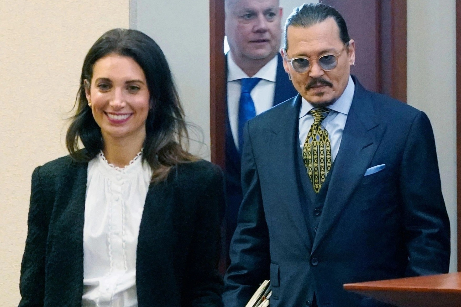 Ban gai moi cua Johnny Depp la con ong trum bat dong san hinh anh