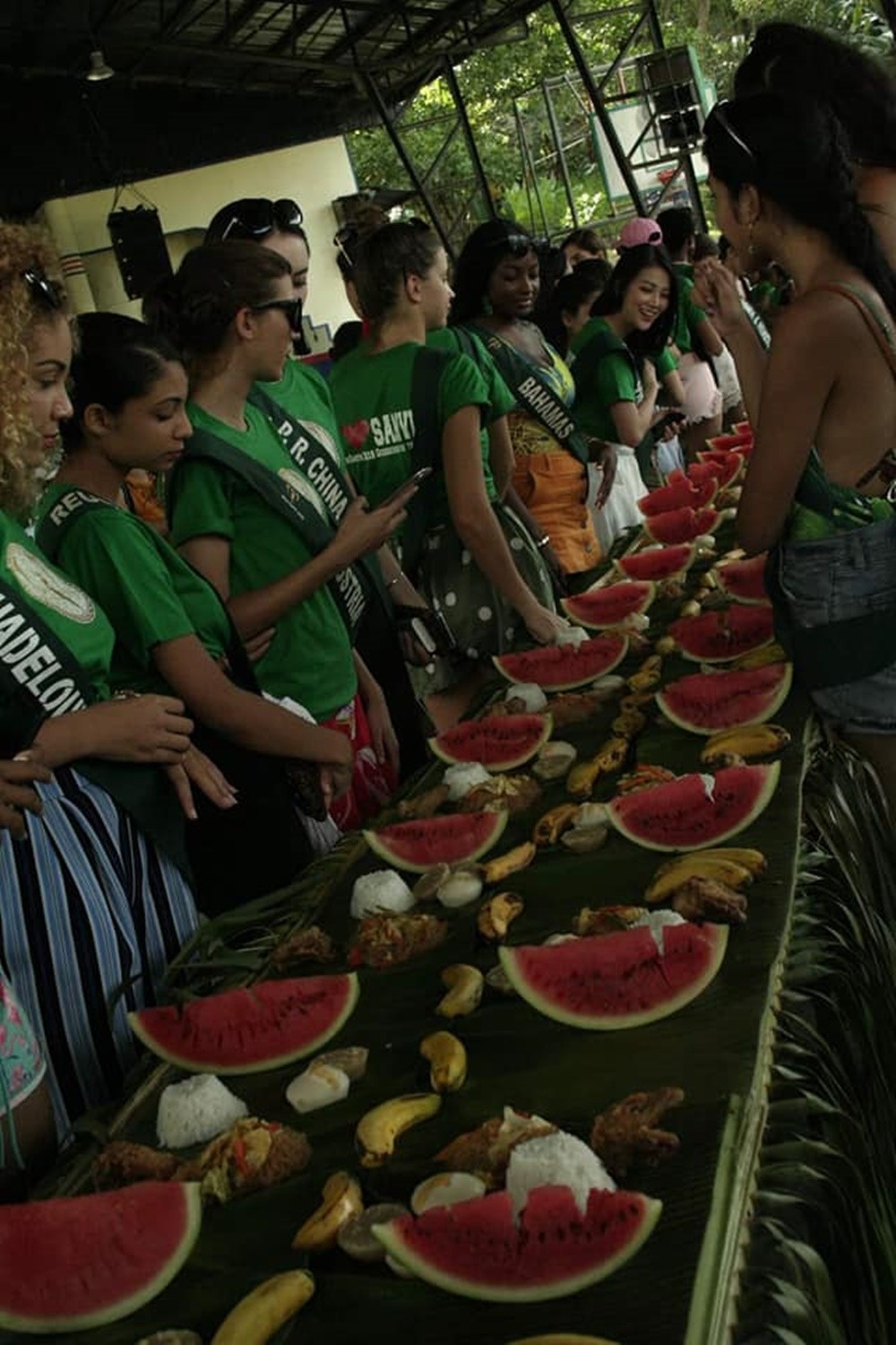 Hoa hau Trai Dat anh 4