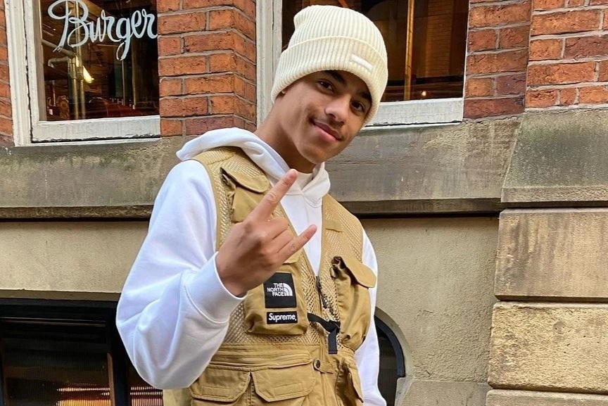 Greenwood - tu nguoi mau nhi den cau thu bi to hiep dam ban gai cu hinh anh