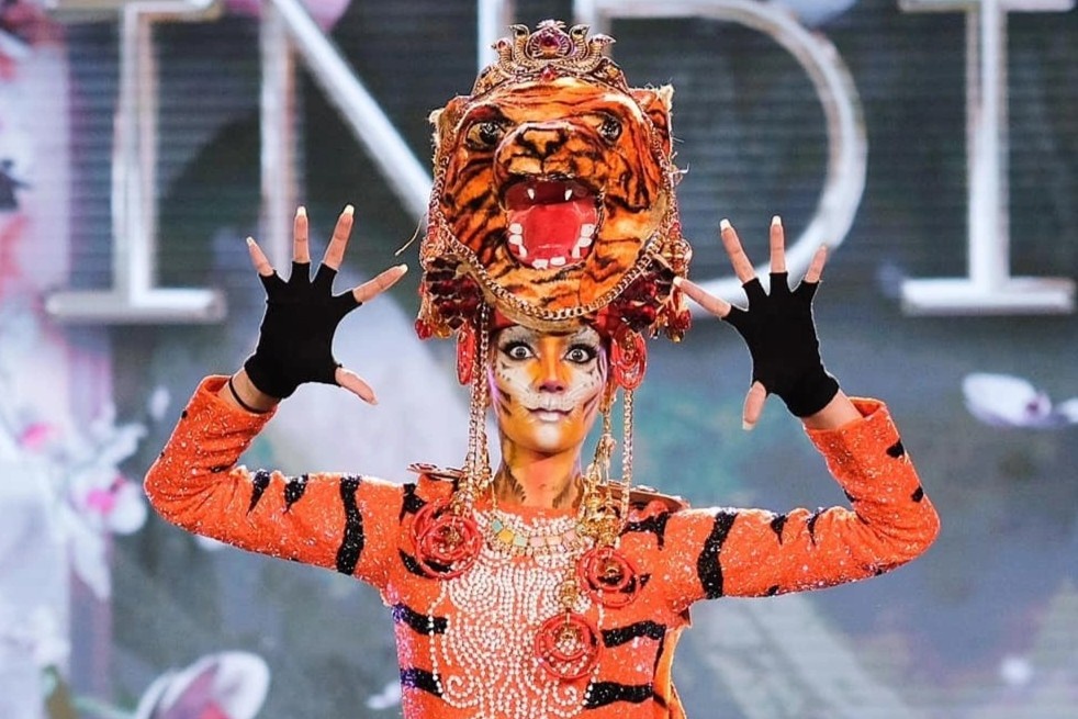 Quoc phuc doc la cua thi sinh Hoa hau Hoa binh Quoc te 2022 hinh anh