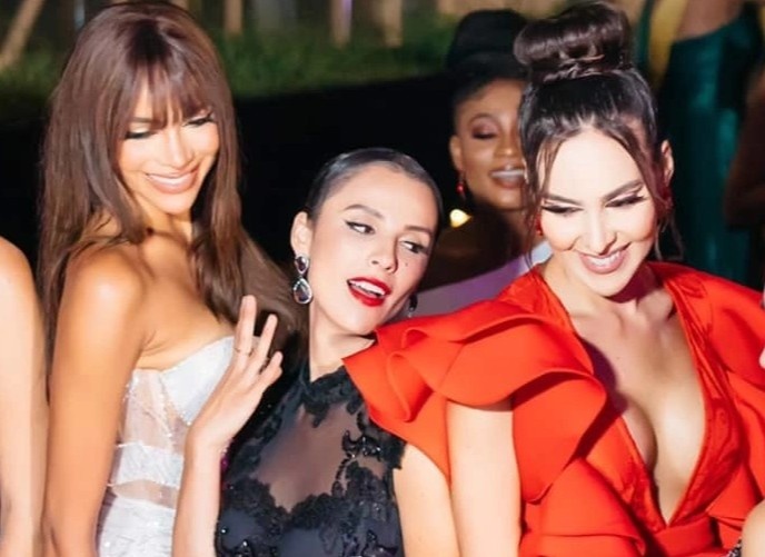 Hoa hau Hoan vu noi Hoa hau Hoa binh Quoc te 2022 la 'rap xiec' hinh anh