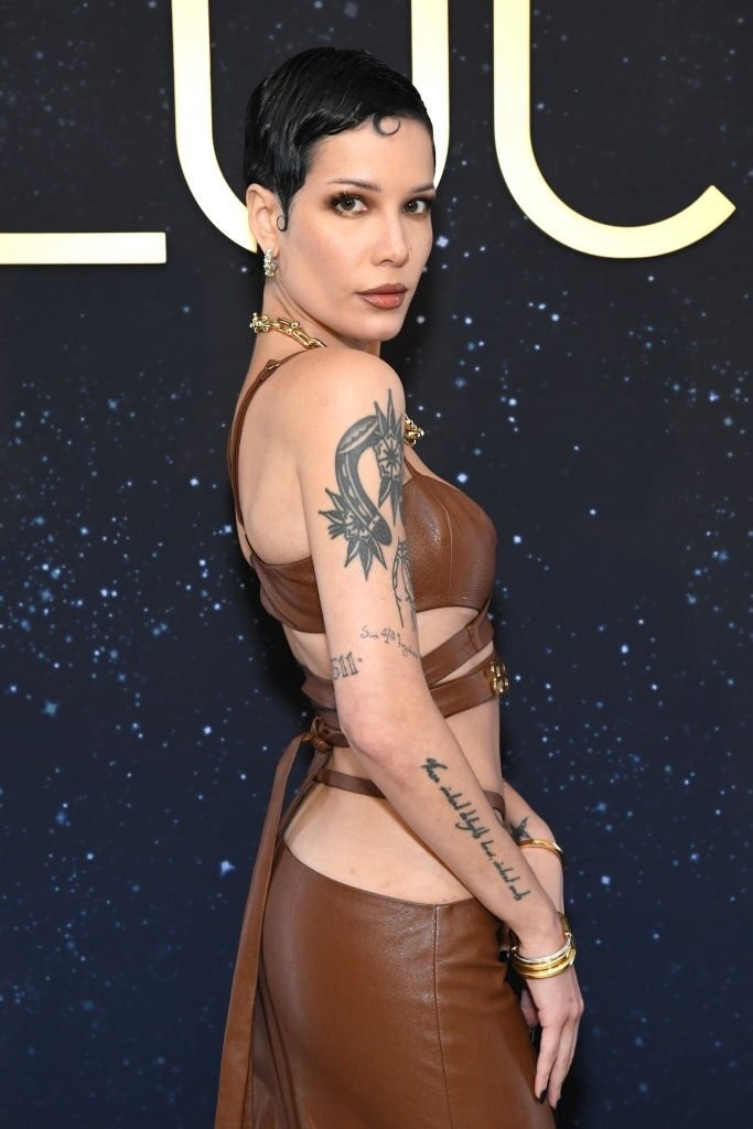 Gal Gadot Hailey Bieber anh 10