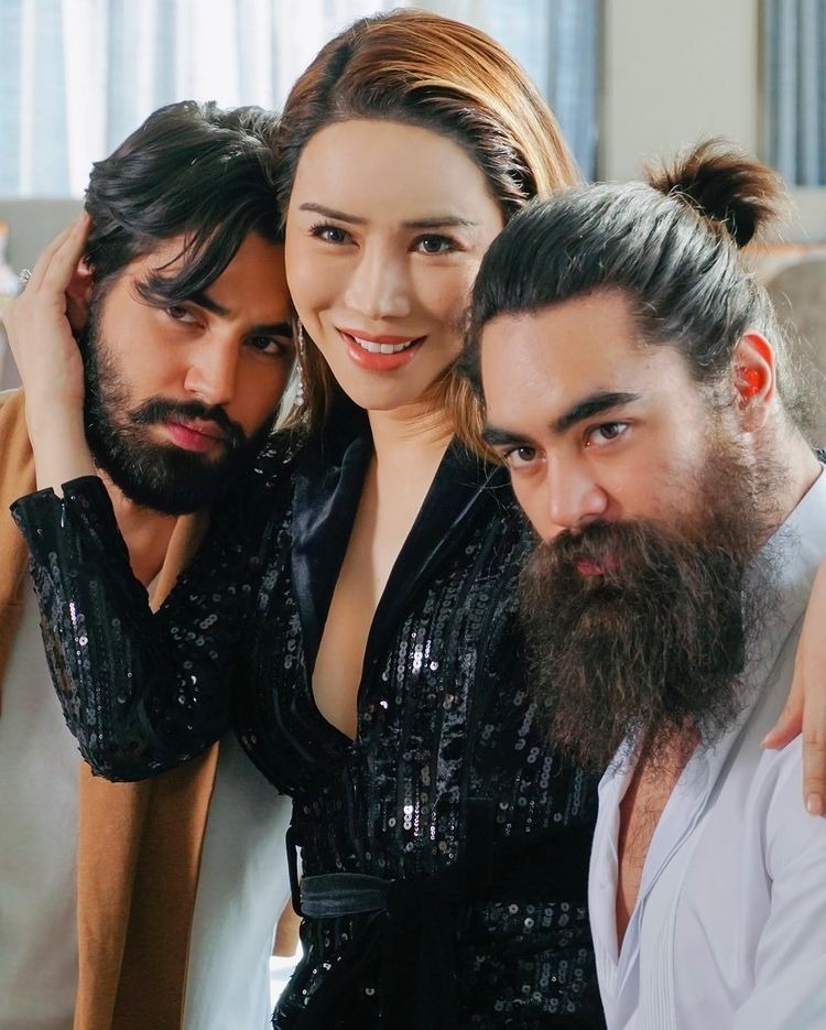 Hoa hau Hoan vu anh 5