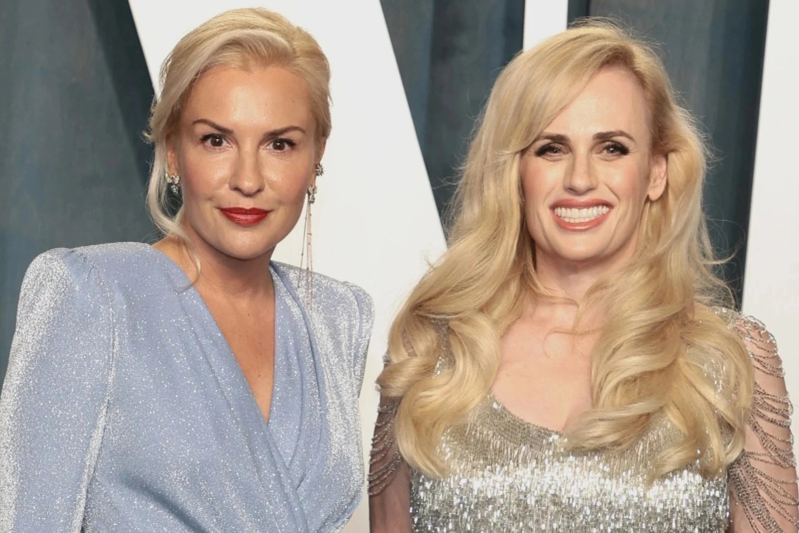 Minh tinh Rebel Wilson dinh hon voi ban gai hinh anh