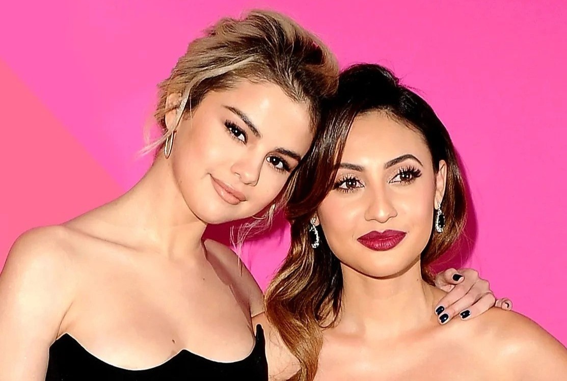 Tinh ban giua Selena Gomez va nguoi cho than truoc khi ran nut hinh anh