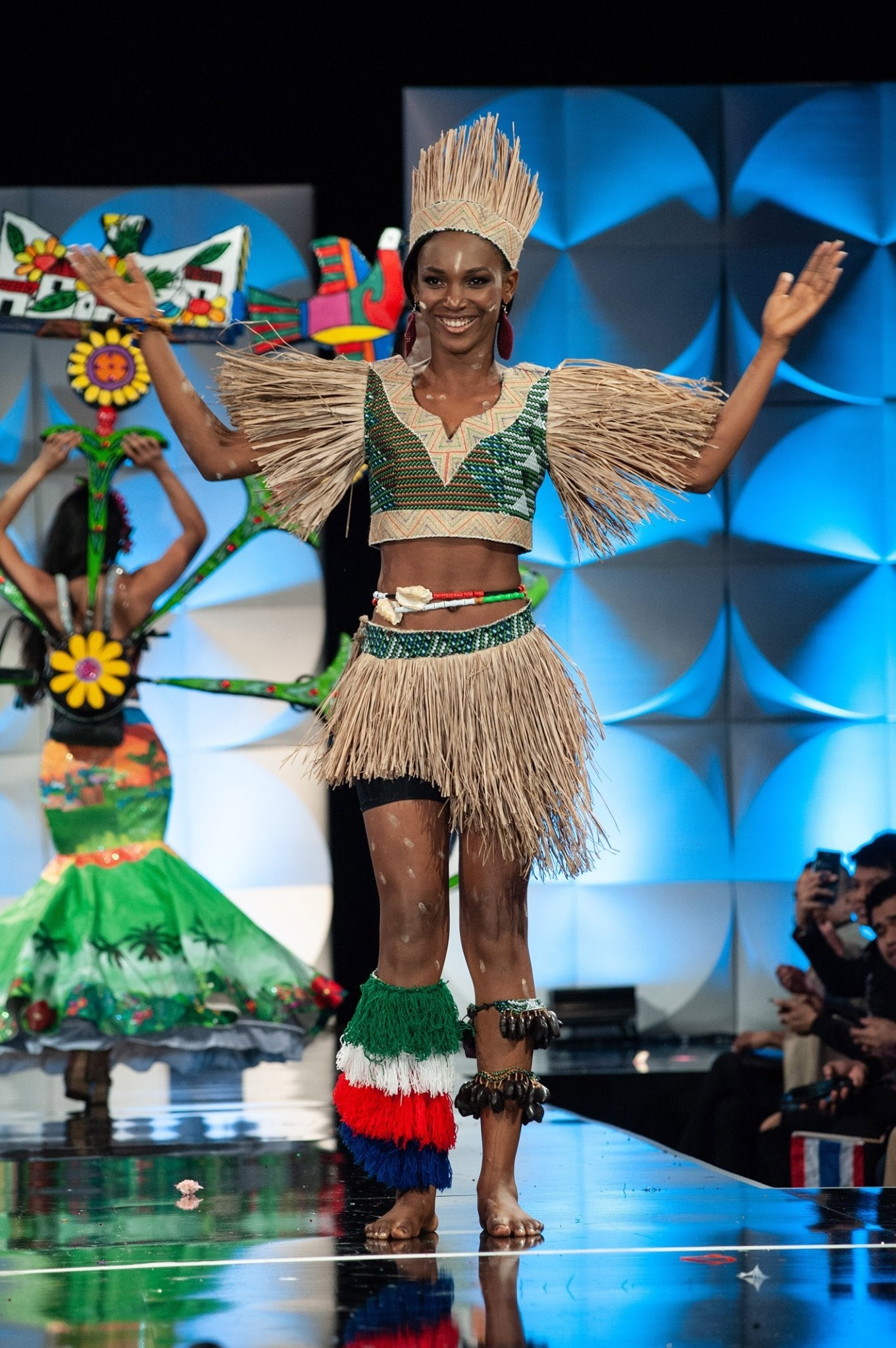 Hoa hau Trai Dat anh 5