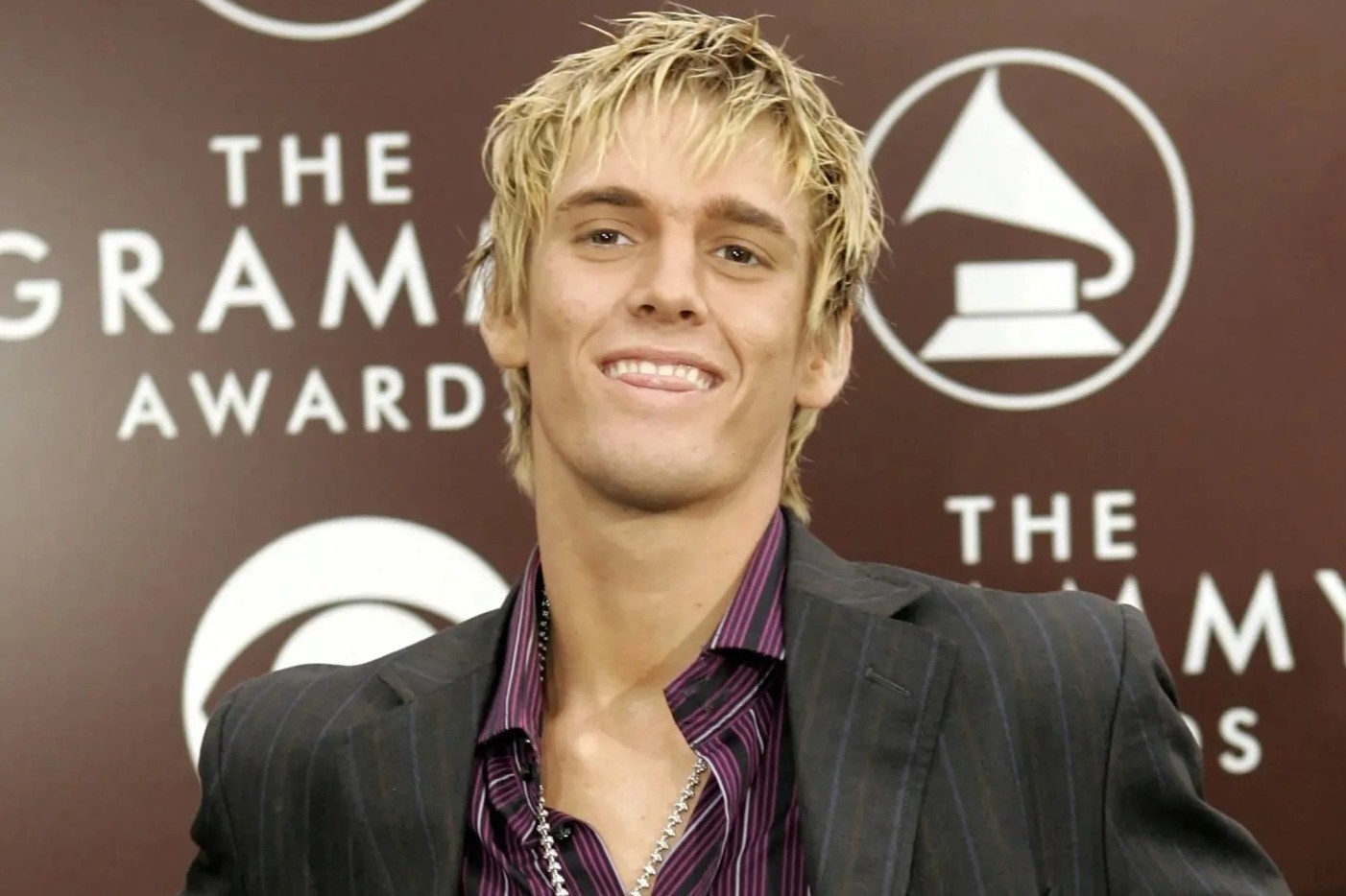 Hoan phat hanh hoi ky nhay cam cua Aaron Carter hinh anh