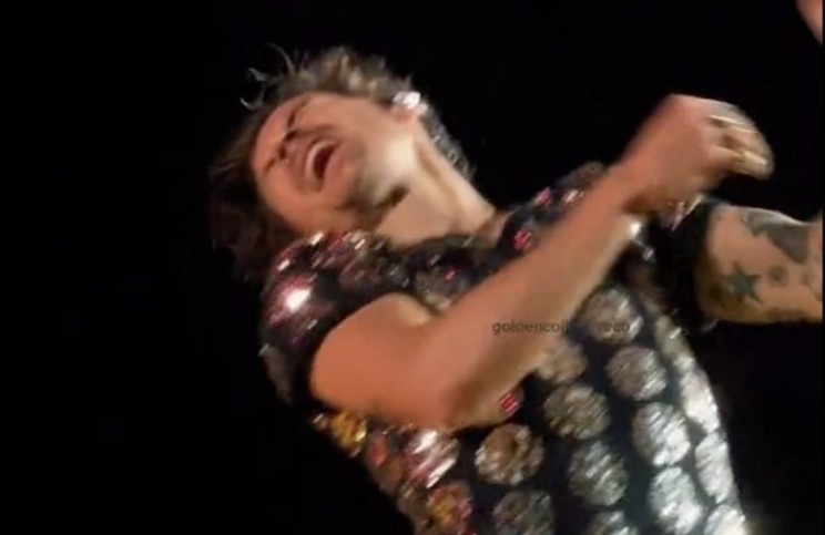 Nan nhan cua cac vu tan cong nghe si tren san khau hinh anh