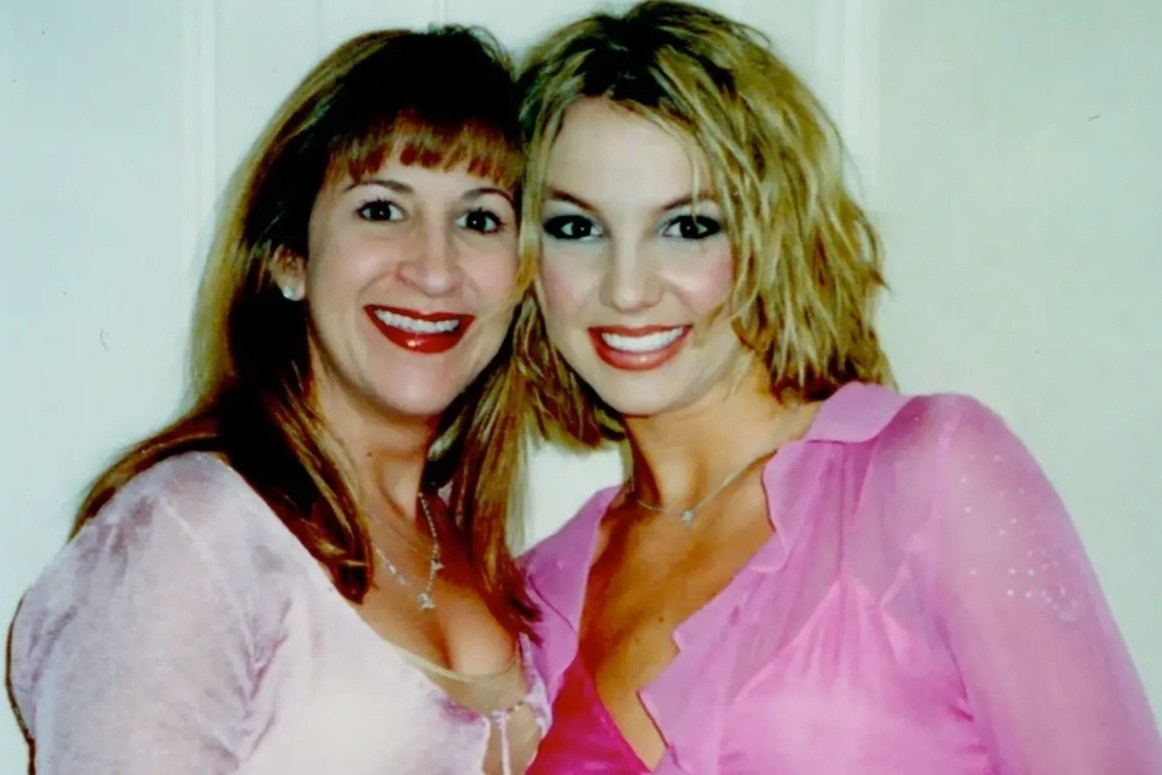 Tro ly cu tiet lo moi quan he voi Britney Spears hinh anh