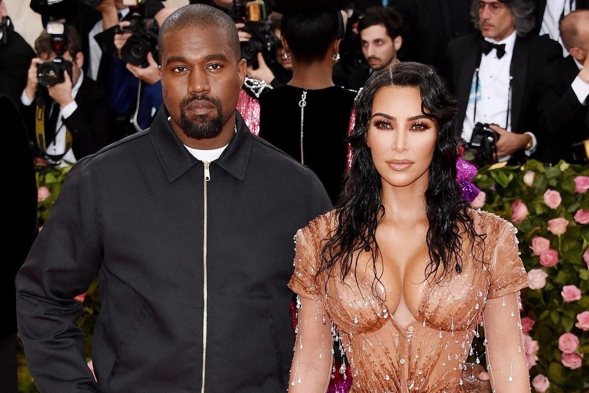 Kanye West tim moi cach tri hoan thu tuc ly hon Kim Kardashian hinh anh