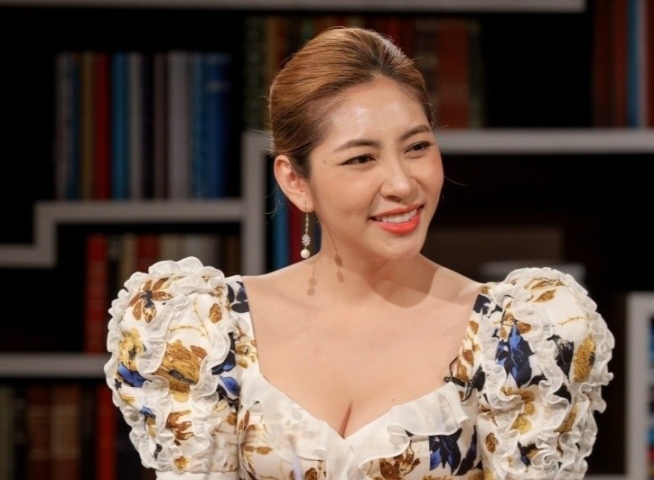 Hoa hau Dang Thu Thao khong cho phep minh guc nga sau ly hon hinh anh