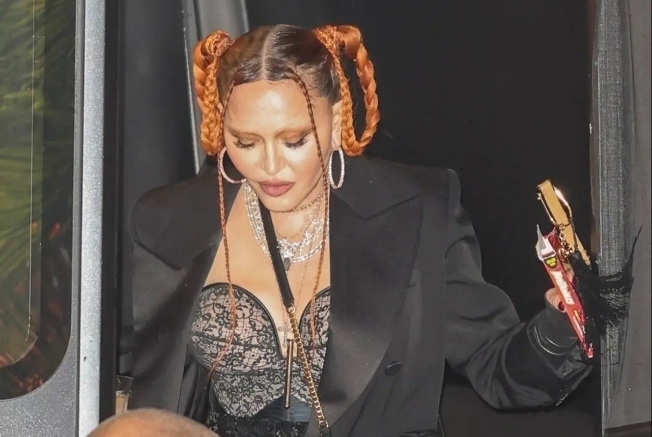 Madonna ky niem 30 nam ra mat sach anh tinh duc hinh anh