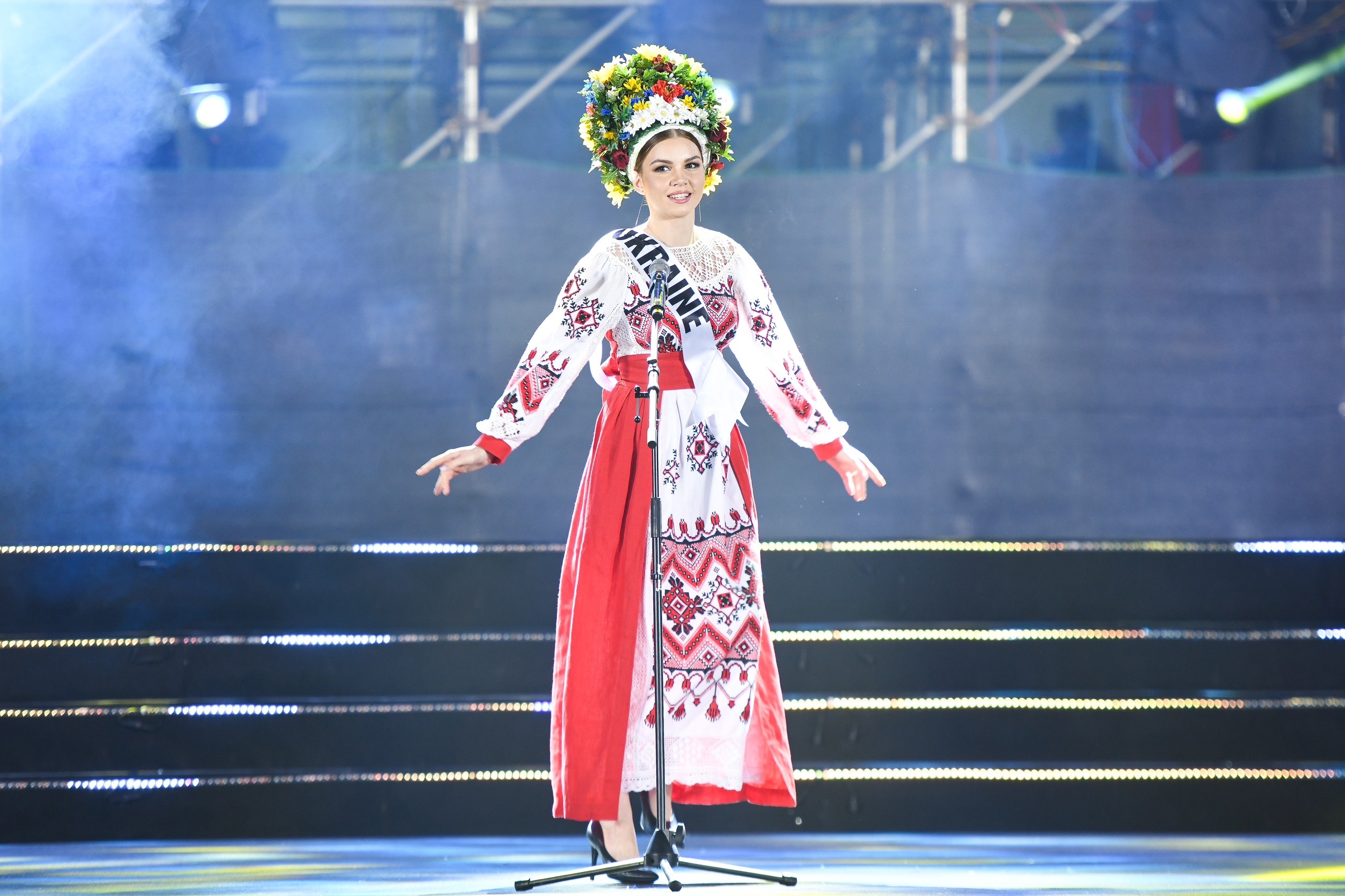 Hoa hau Du lich anh 5