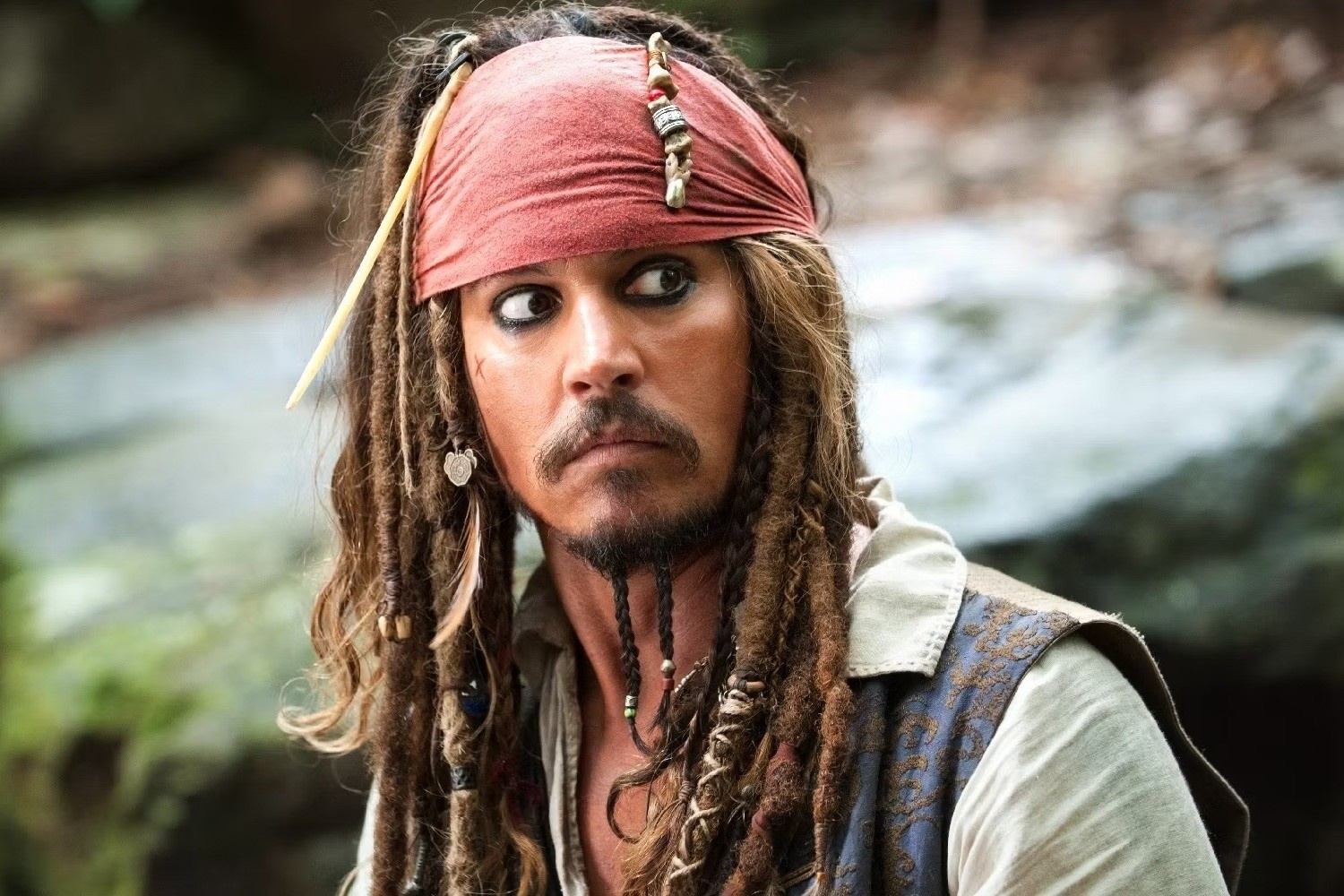Dao dien 'Cuop bien vung Caribbean' muon Johnny Depp tro lai hinh anh