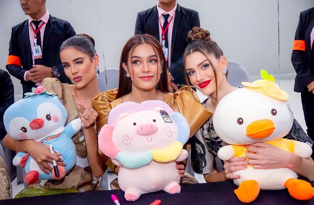 Hoa hau Hoa binh anh 12