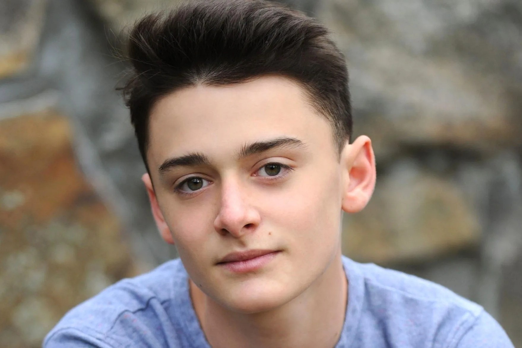 Dien vien 'Stranger Things' cong khai la nguoi dong tinh hinh anh