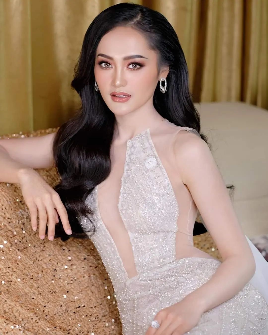 Hoa hau Hoan vu anh 10