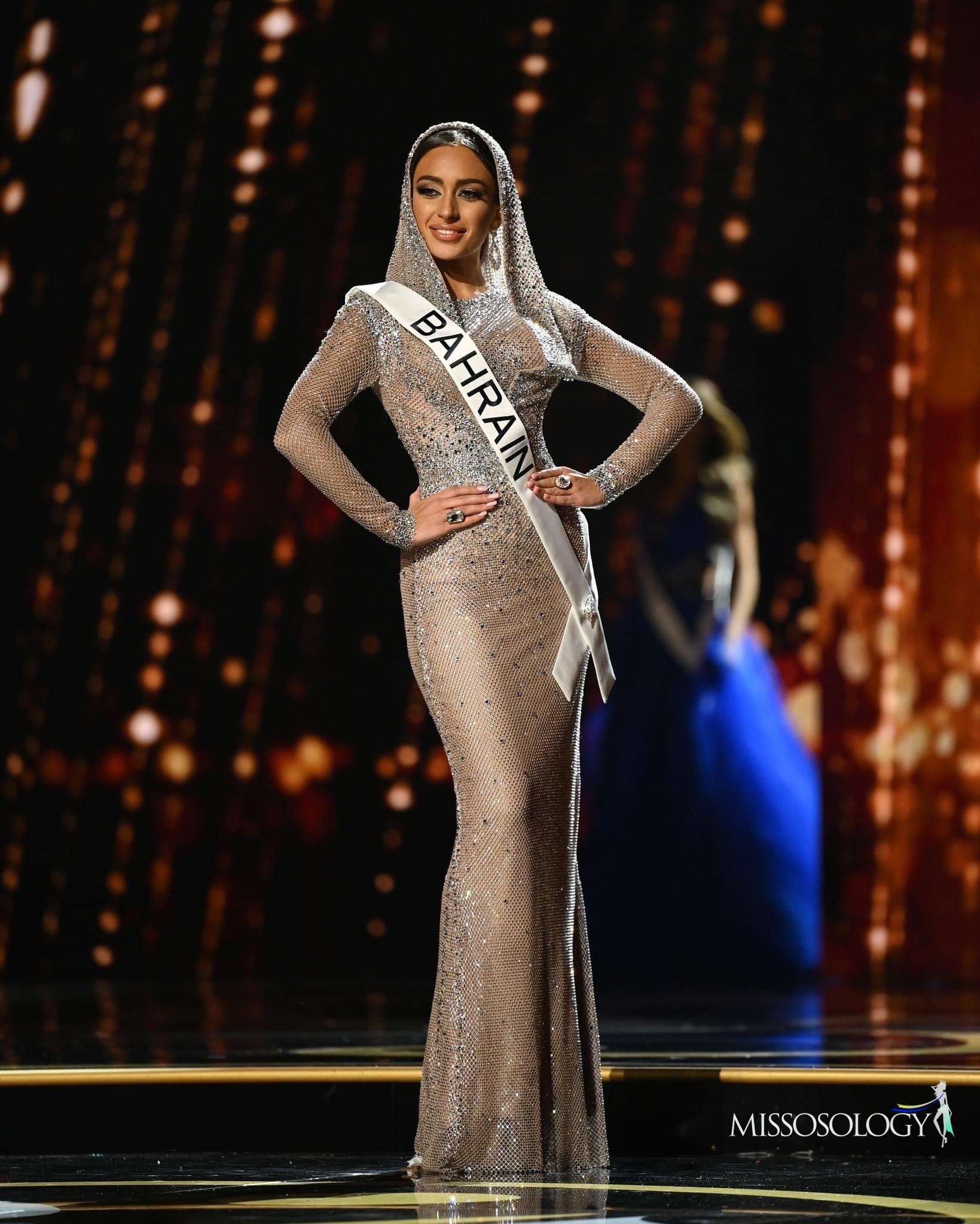 Hoa hau Hoan vu anh 23