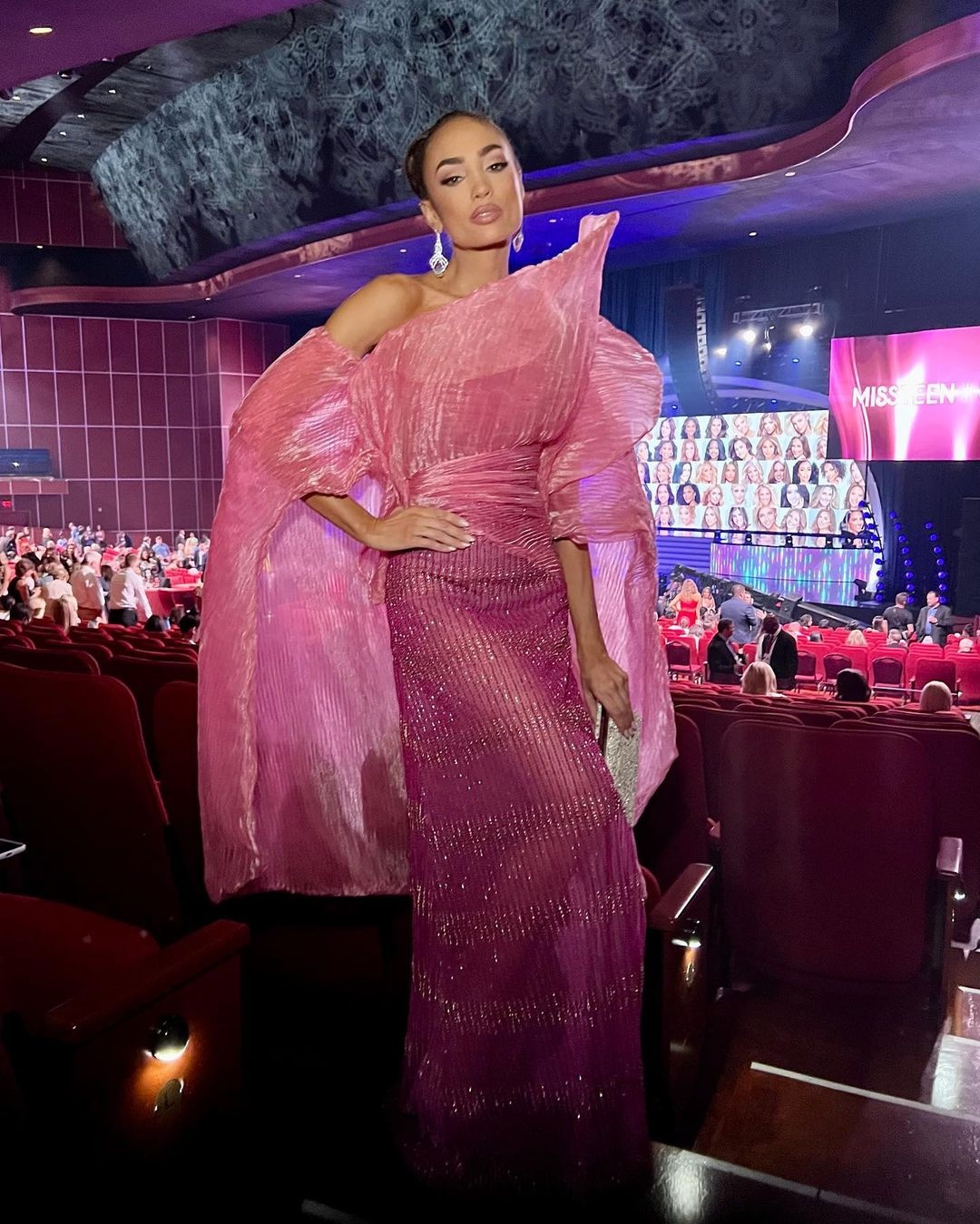 Hoa hau Hoan vu anh 11