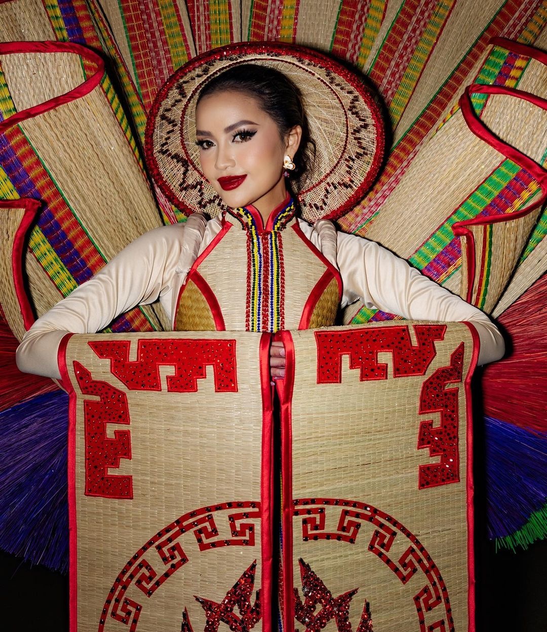 Hoa hau Hoan vu anh 4